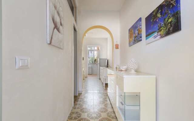 2689 Dalia House by Barbarhouse