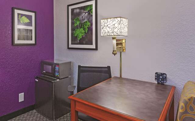 Travelodge by Wyndham Houston Cy-Fair