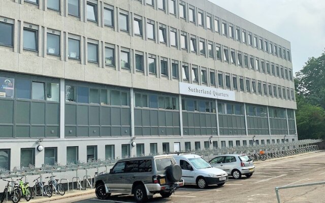 Top Floor - Serviced Apartments