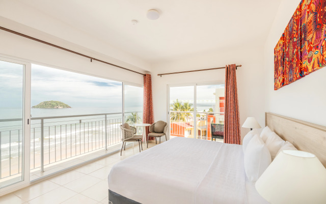 Decameron Isla Coral Guayabitos Ramada All-Inclusive Resort