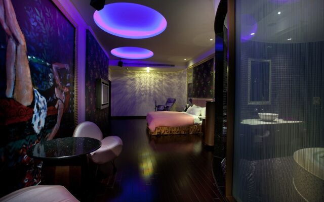 Royal Group Motel Ming Chen Branch