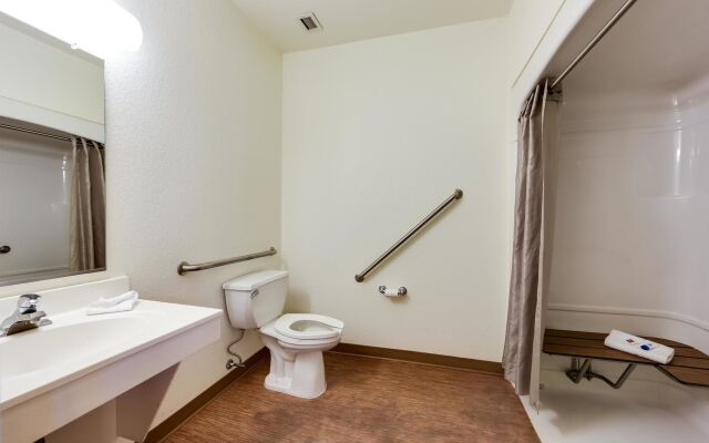 Motel 6 Toronto Mississauga