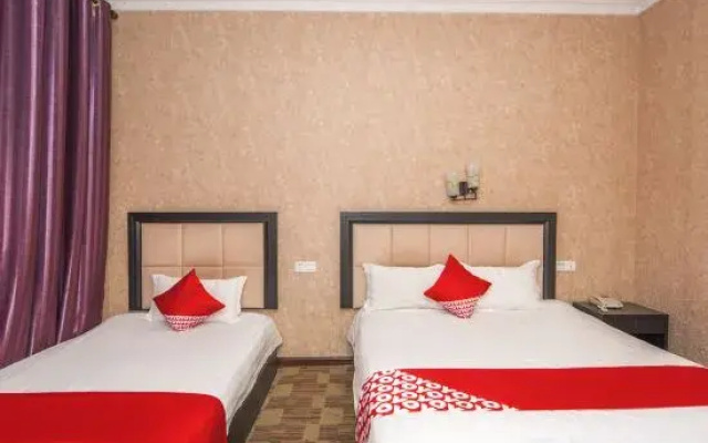 Sunshine Holiday Hotel
