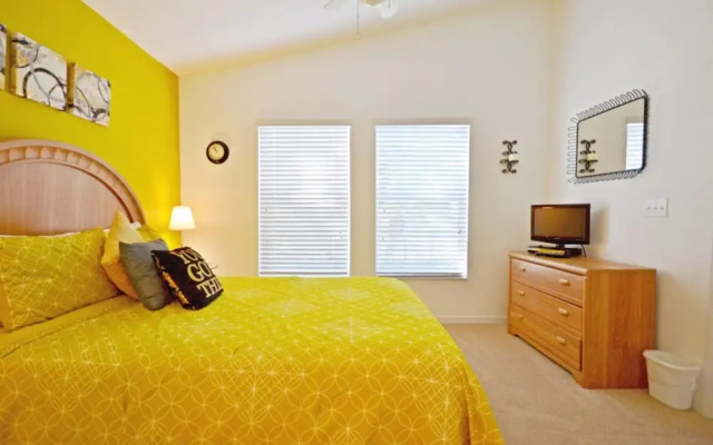 Hampton Lakes 215824