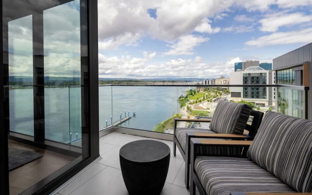 AC Hotel by Marriott Vancouver Waterfront