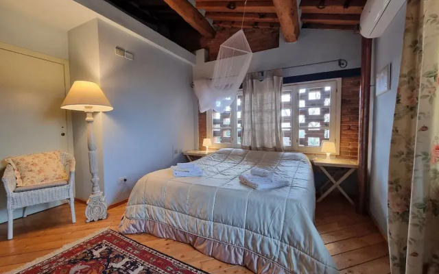 Farmhouse in Tuscany With Pool Near Montecastello