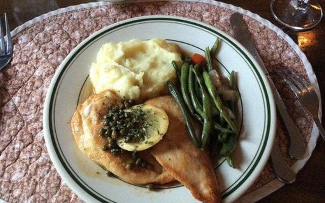 Casa Bella Inn & Restaurant