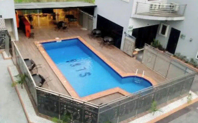 Sterling lakeview Apartments Hotel and Suites