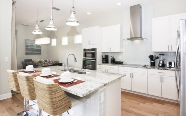 Five Suites Luxury Home RE1492