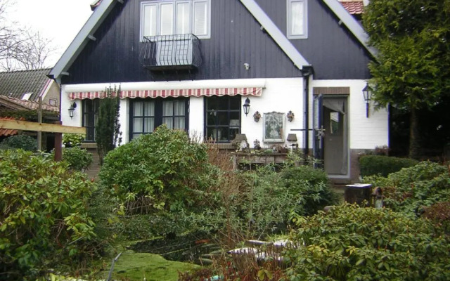 Prive tuinhuis B&B Elly