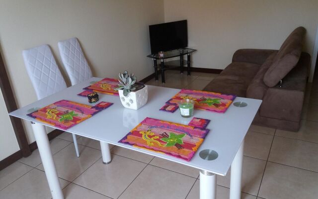 House With 2 Bedrooms in Petite-île, With Furnished Terrace - 5 km Fro