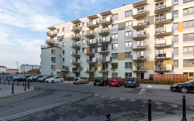 Atrium Promenada Apartment by Renters