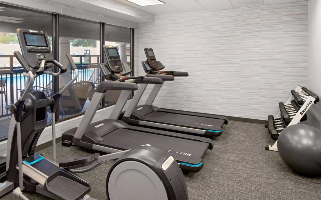 Courtyard by Marriott Houston Rice University