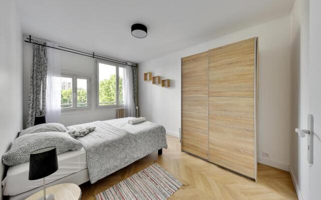 Chic apart with parking and balcony