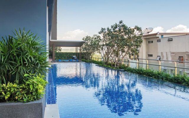 Baan Kiang Fah 1607 by Montri C