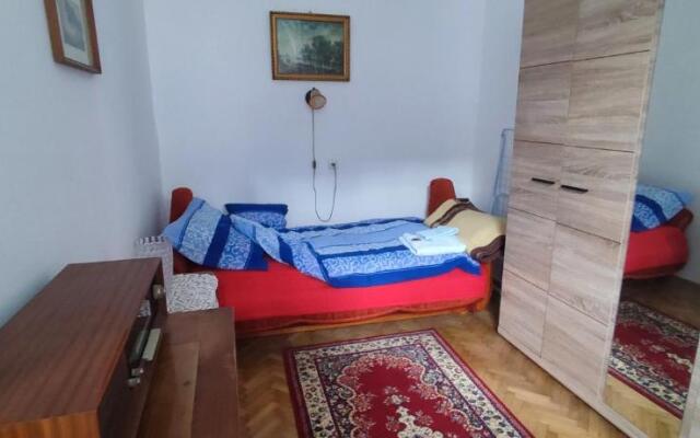 Júlia Apartman.