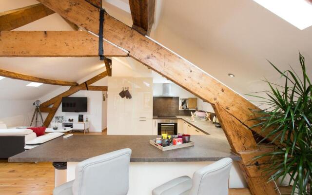 Big loft 107m2, 10min walk to Palais des Festivals
