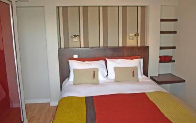 Lake View Apartment