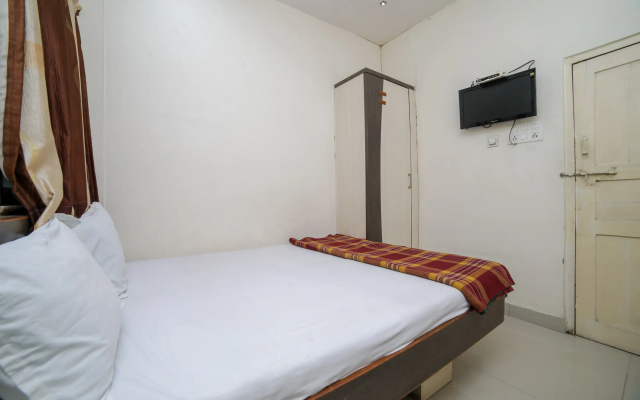 SPOT ON Shraddha Hotel