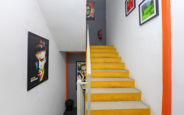 SPOT ON 89751 Bed Station Guest House - Hostel