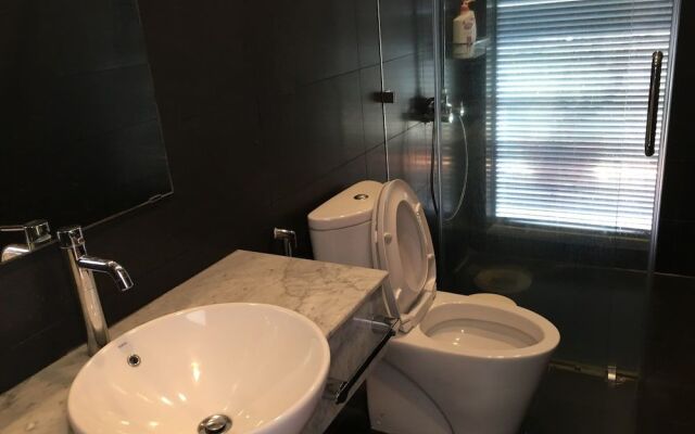 Sweet Apartment New and Shine