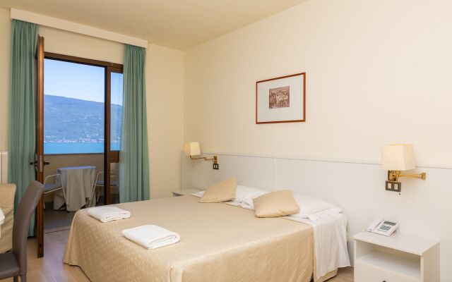 Hotel Meandro - Lake View
