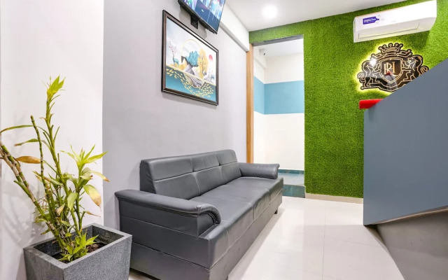 Fabhotel Royal King I