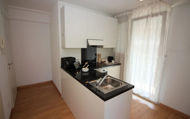 Santi Apartment Few Min From Lake