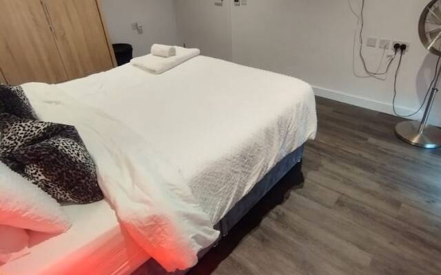 Immaculate 3-bed Apartment Homes in London