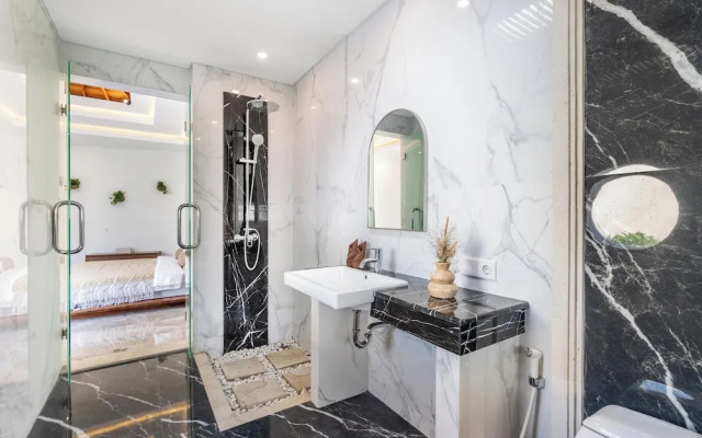 Private Pool Villa Arsy by Orivista