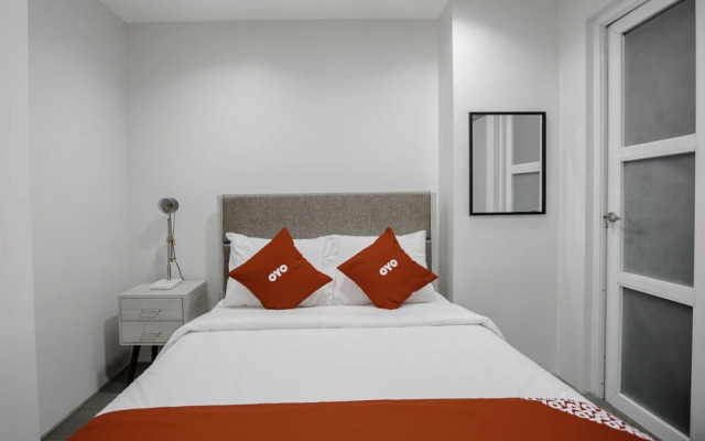 OYO 726 Sanchez Hotel