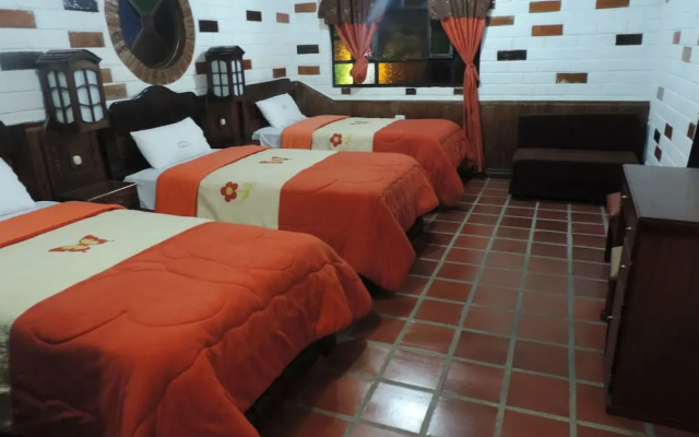 Hosteria Jardines de Chamana