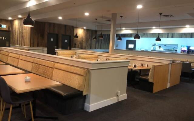 Camrose LeChateau Hotel