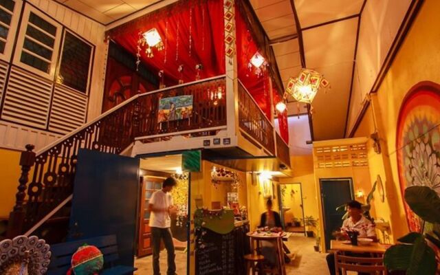 Chezmoi Handicraft & HomeStay