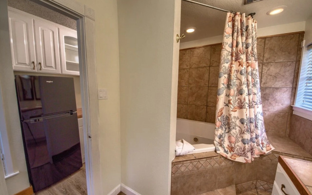 Texas River Haus LD1683