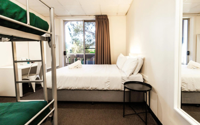 YHA Adelaide Central – Guest Rooms – Adelaide