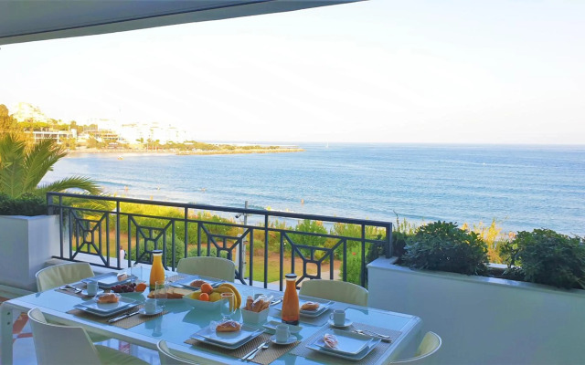 LUXURY APARTMENT FRONTAL BEACH in Doncella Beach