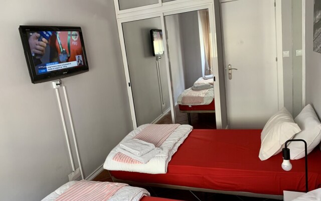 Lovely 2-bed Apartment in Lisbon Center
