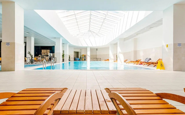 Azure Luxury Sky Apartment