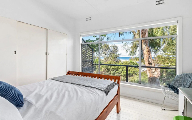 BOMBORA Gerroa 4pm check out Sundays