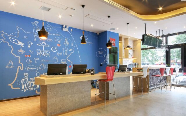 Sirong Business Hotel