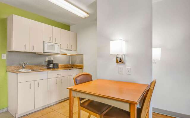 Studio 6 Opelika/Auburn
