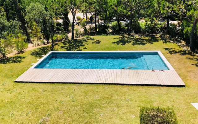 Tr ia Beach Pool Golf Villa