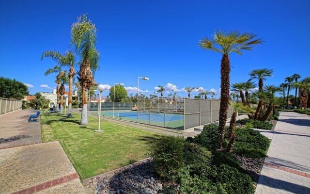 4 Seasons at Desert Breezes