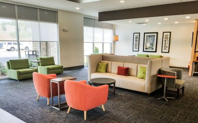 Holiday Inn Express & Suites Charlotte NE - University Area, an IHG Hotel