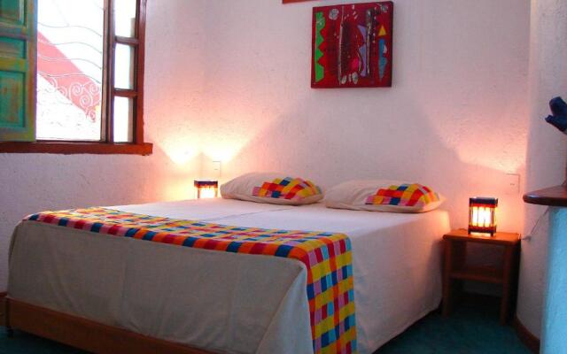 Aos Sinos dos Anjos Art Hotel