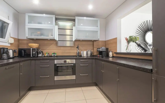 Puerto Banus Near La Sala By The Sea