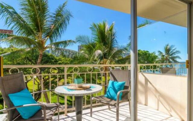 Waikiki Shore 305 (beachfront/balcony)
