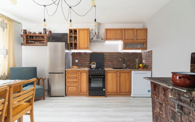Retro Apartment Zamoyskiego by Renters