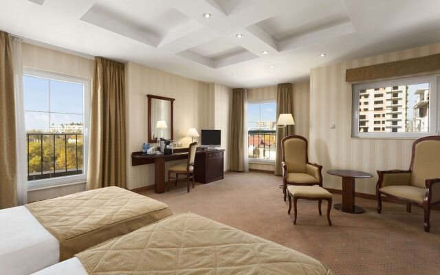 Ramada Hotel and Suites Bucharest North